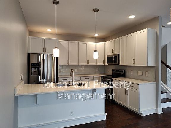 3rd image of 1506 Peridoe Point Ln