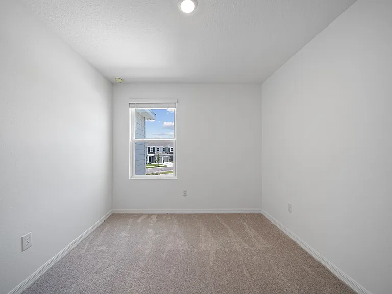2085 Hallier Cv — Photo 11