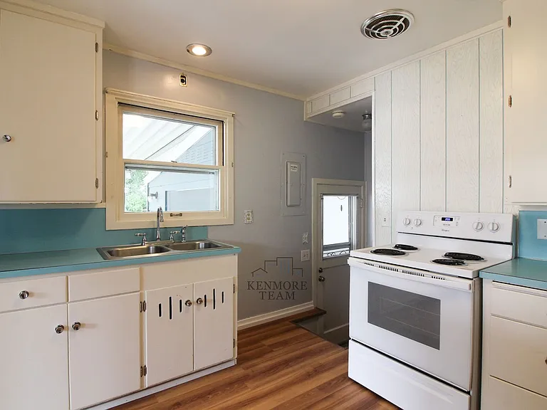 1005 Thayer Dr — Photo 5