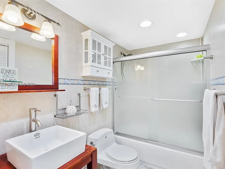 5401 Collins Ave #807 — Photo 26