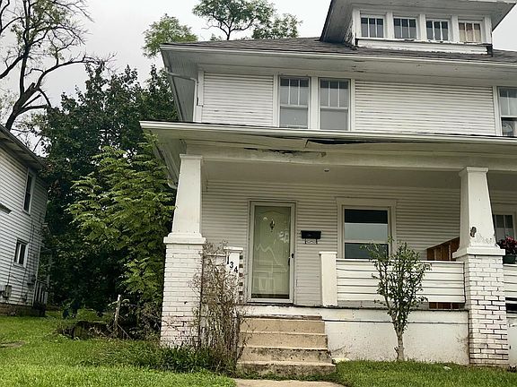 2nd image of 136 E Cecil St #134