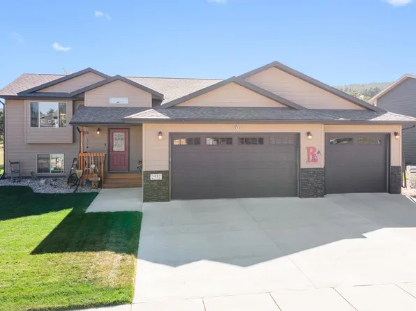 2532 Meadows Dr, Sturgis, SD 57785