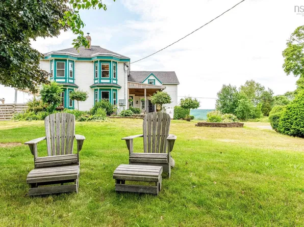 8843 Highway 221, Sheffield Mills, NS B0P 1H0