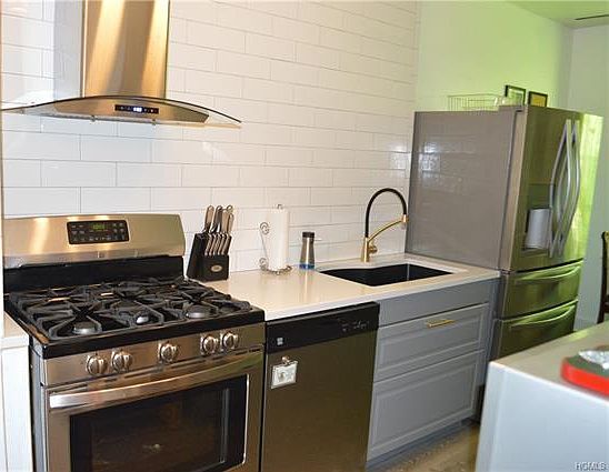 3rd image of 37 N Central Ave APT 6G