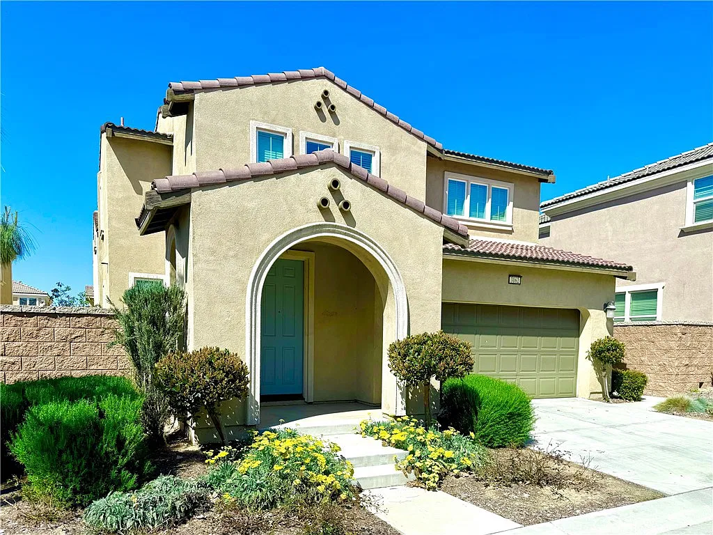 3 bed, 2.5 bath, 1794 sqft, $3,400 — Photo 2
