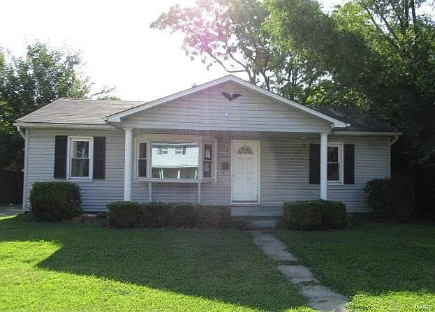 2932 Warren Ave photo 1