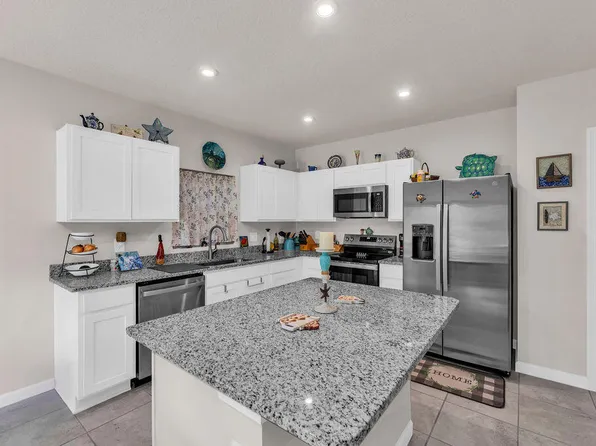 452 Cherimoya Street, Fort Pierce, FL 34981