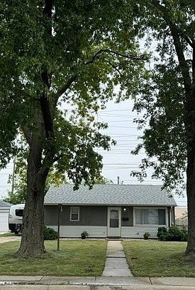2nd image of 302 Notre Dame Ave