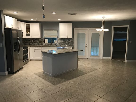 3rd image of 18024 Doral Dr