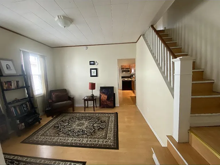 2025 Price St — Photo 7
