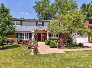 223 E Farnham Ln, Wheaton, IL 60189