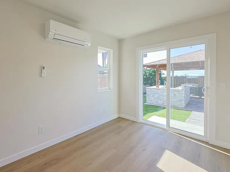 5740 Midwick St — Photo 8
