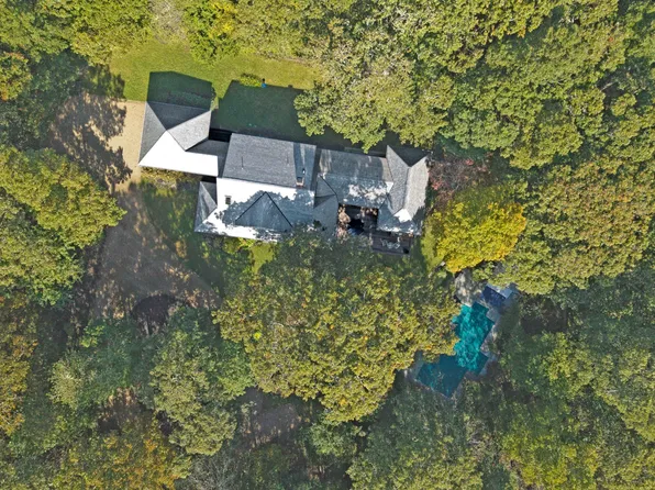 64 Christiantown Rd, West Tisbury, MA 02575