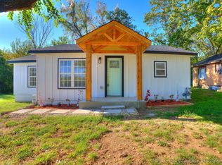 214 E Pine St, Coweta, OK 74429