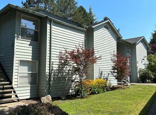 15370 SW Bangy Rd #9, Lake Oswego, OR 97035