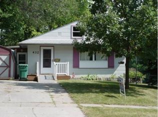 432 Hilltop Rd, Ames, IA 50014