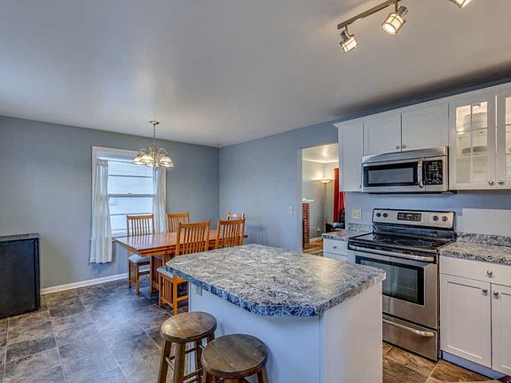 5th image of 4244 James Ave N
