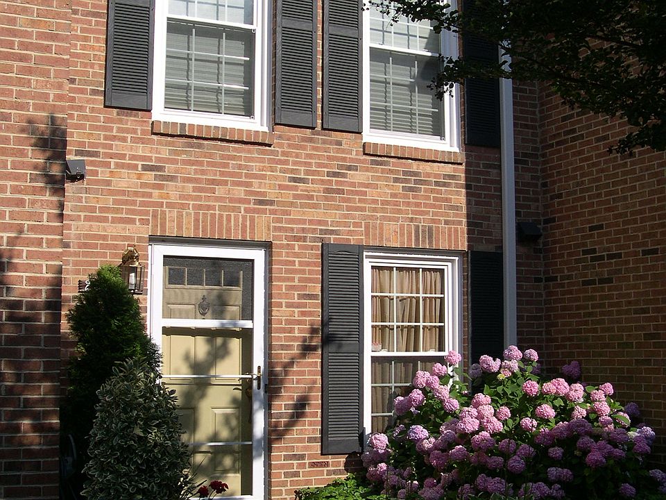 1st image of 2570B S Arlington Mill Dr #2