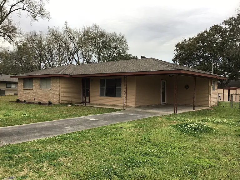 717 Alice Dr — Photo 1