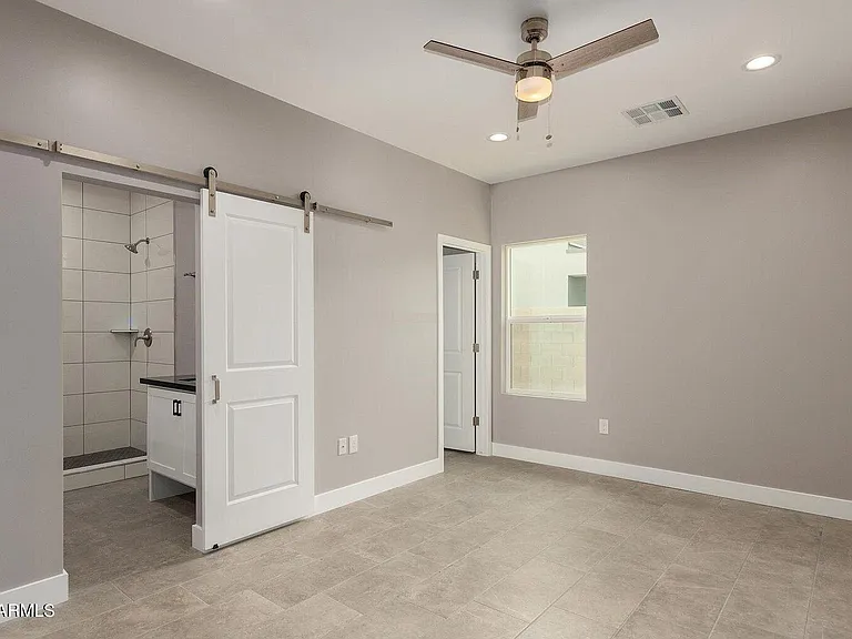 2336 E Harvard St #B — Photo 8
