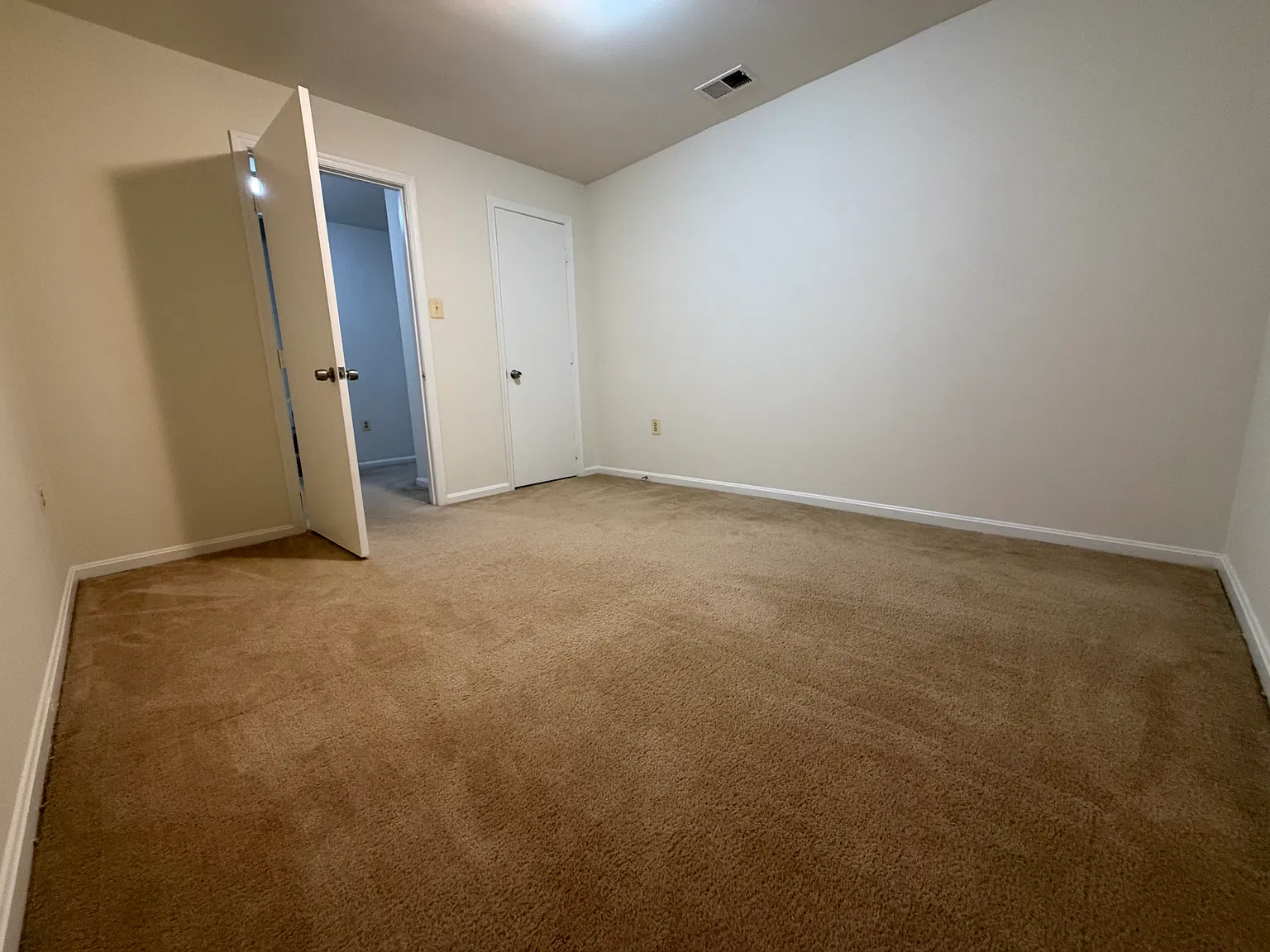 1 bed, 700 sqft, $1,500 — Photo 4