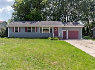 119 Timber Ln, Hampshire, IL 60140