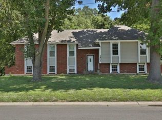 2805 Trenchard Dr, Independence, MO 64057