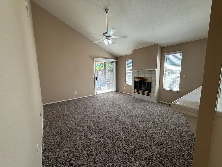 5246 W Magill Ave — Photo 8