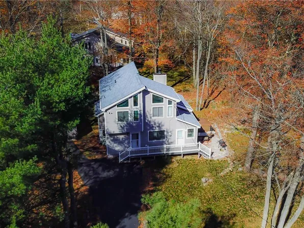 2261 Whippoorwill Dr, Tobyhanna, PA 18466