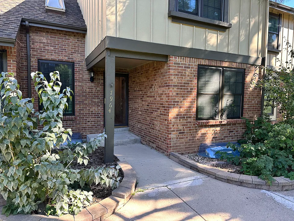 7964 E Phillips Cir