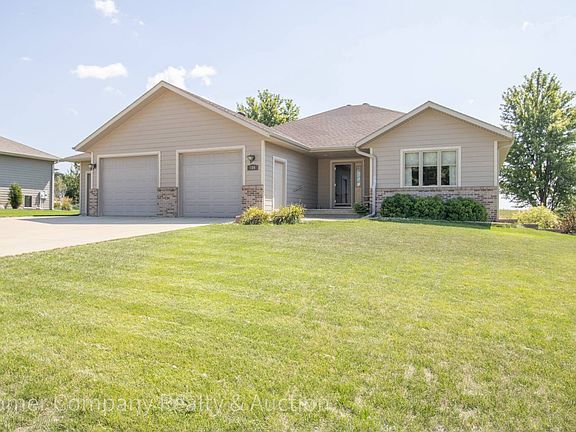 4th image of 724 Riverview Dr