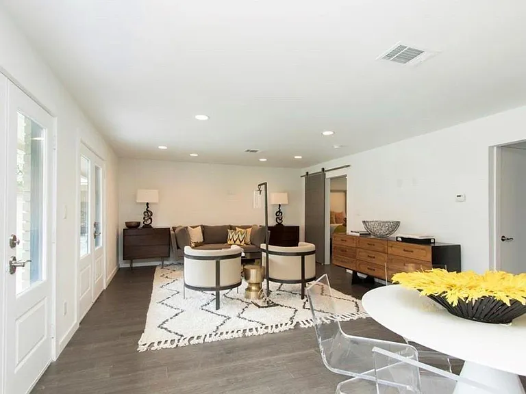 1410 Hyde Park Blvd #105 — Photo 17