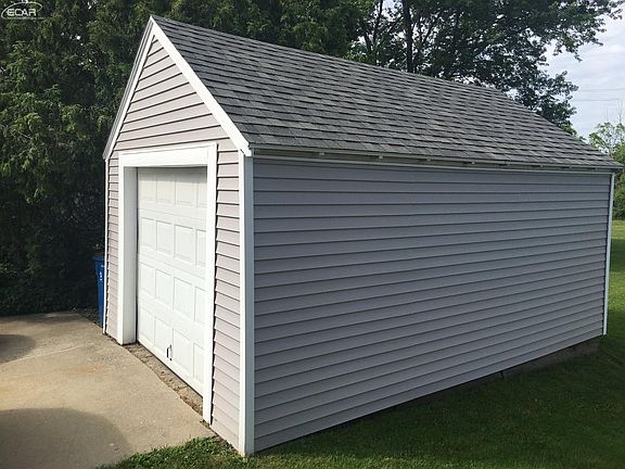 4th image of 10922 Walker St