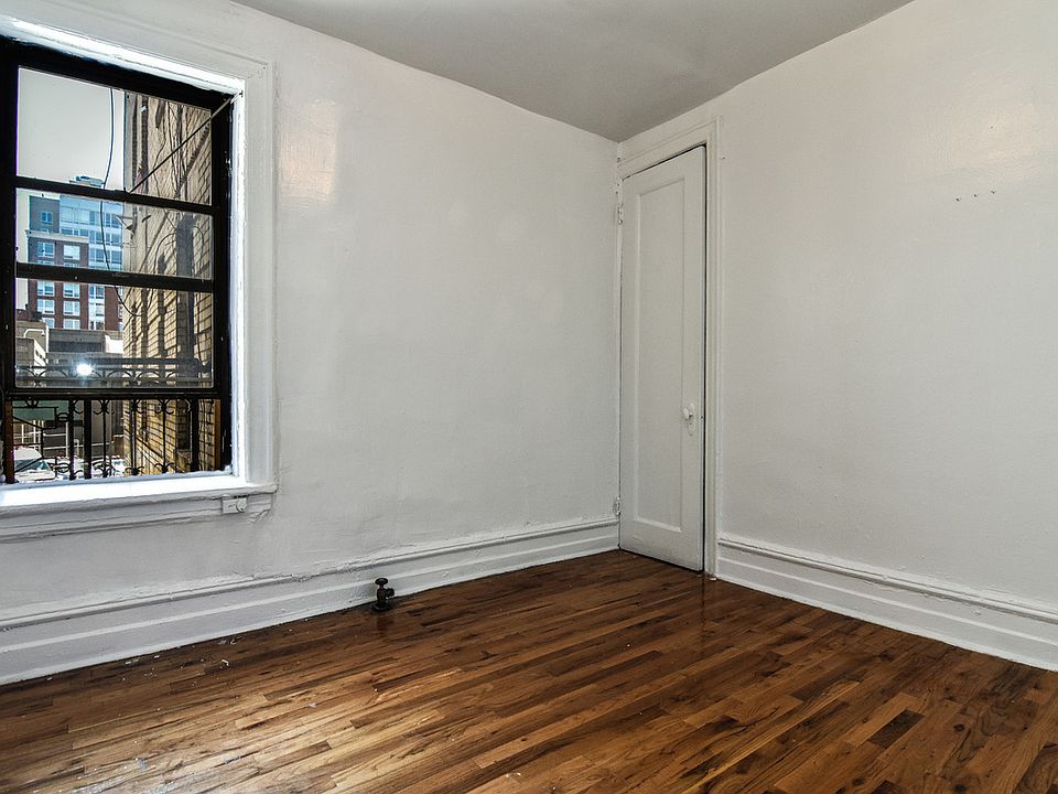 1st image of 540 Manhattan Ave APT 2J