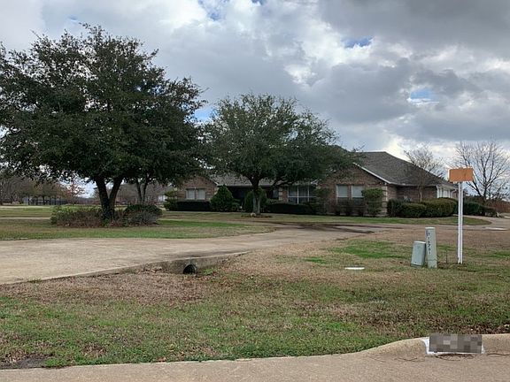 2nd image of 10701 Bradley Cir