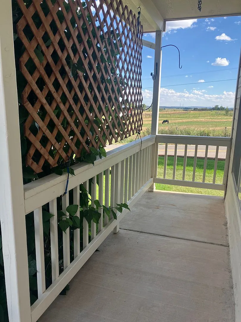 3 Bedrooms 2.5 Baths with A/C — Photo 4
