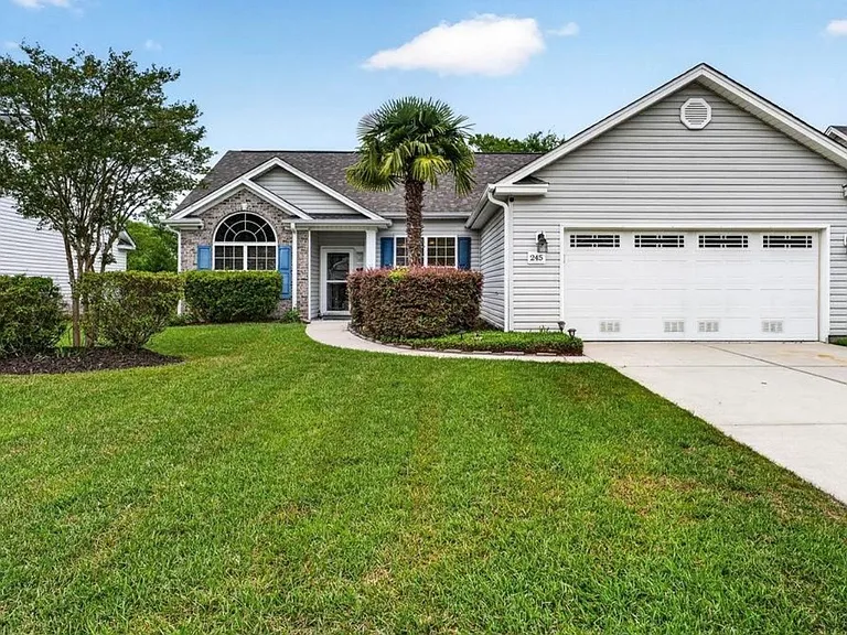 245 Colby Ct — Photo 3