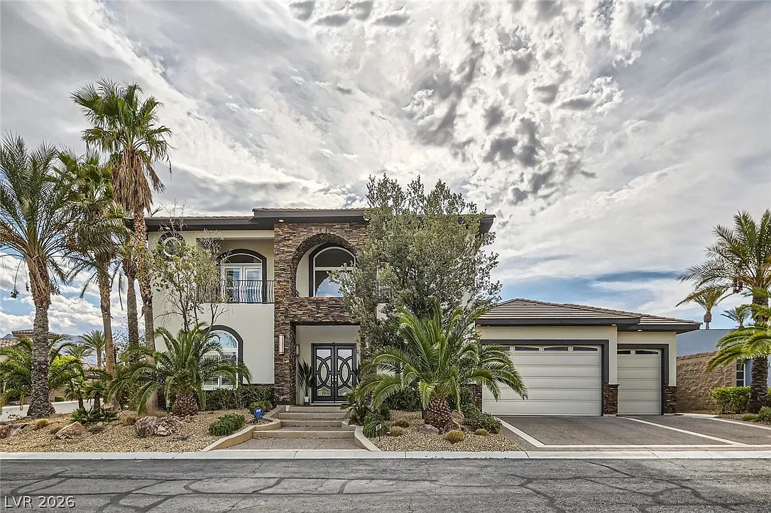 6 bed, 7.0 bath, 5693 sqft, $9,500 — Photo 1