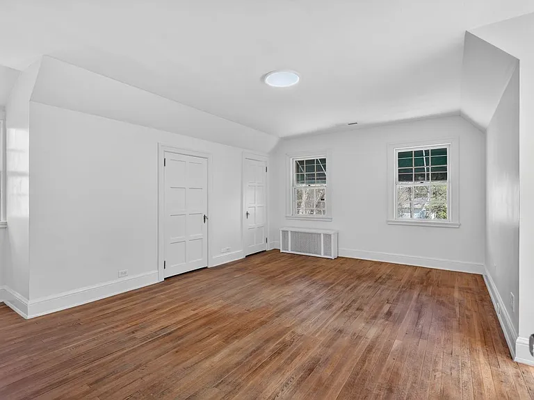 Upstairs bedroom 2