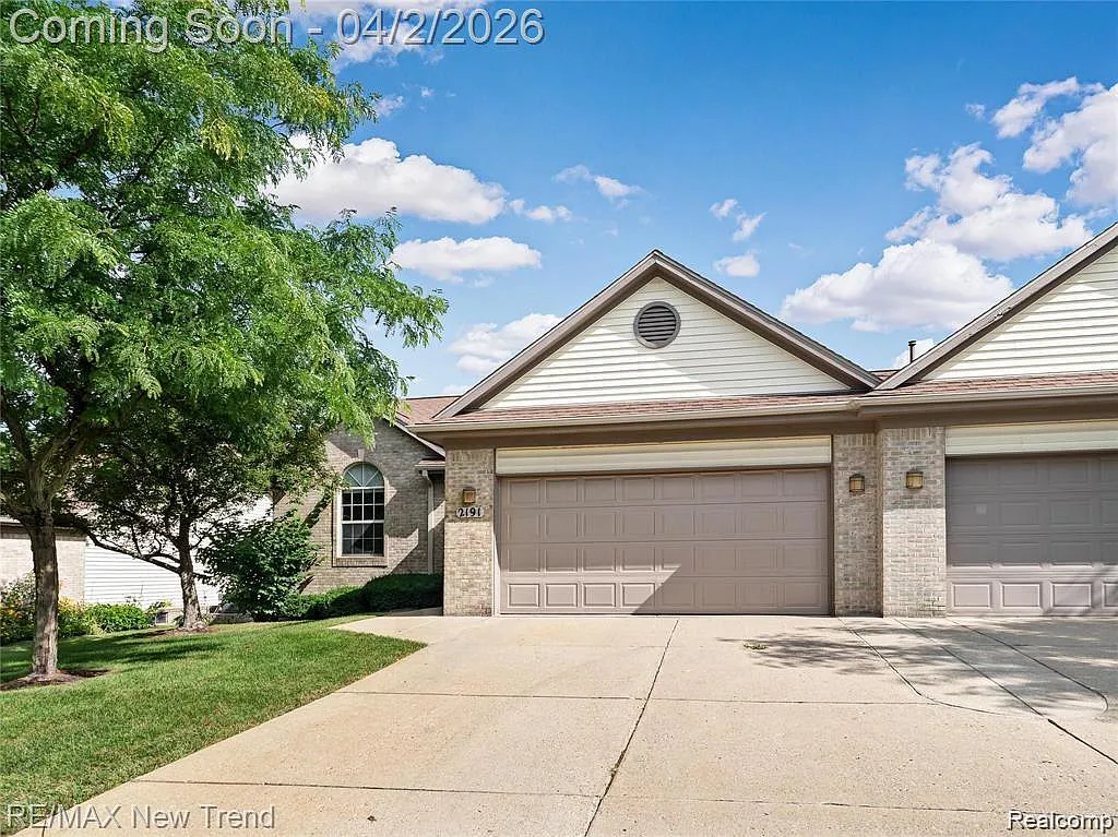 2191 Pleasant Dr photo 1
