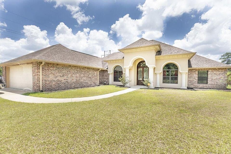 2nd image of 868 Lebleu Rd