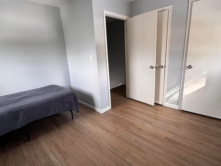 422 W Lake Ave — Photo 9