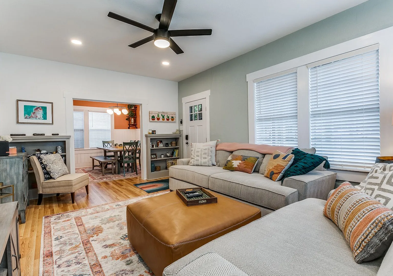 Beautiful 3-Bedroom Home In Los Angeles Heights — Photo 4