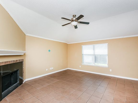 3rd image of 1025 McKavett Dr