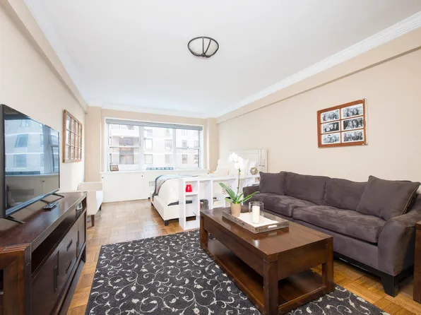 310 East 49th Street image 1 of 4