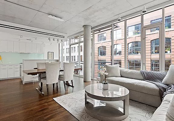 5th image of 246 W 17th St APT 5A