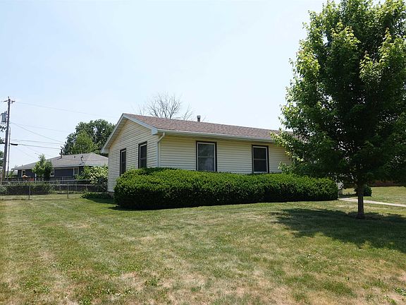 3rd image of 1631 Oriole Dr