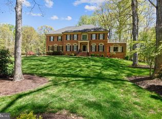 10284 Johns Hollow Rd, Vienna, VA 22182