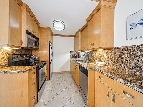 5th image of 2089 Westbury H #2089