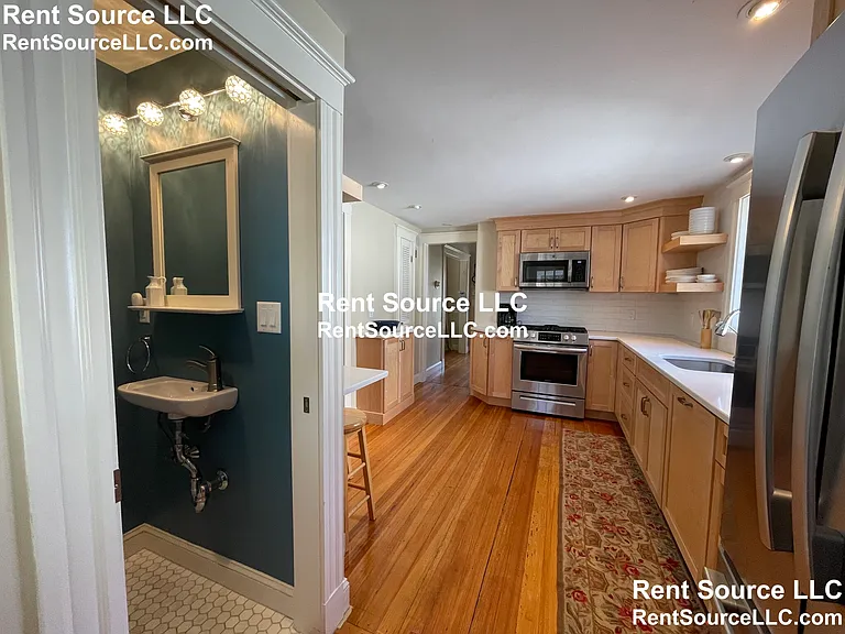 19 Tyler Ave — Photo 8